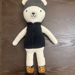 Cuddle + kind Hudson the polar bear